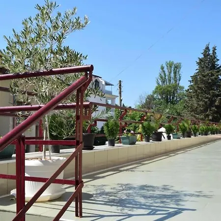1 Διαμέρισμα *